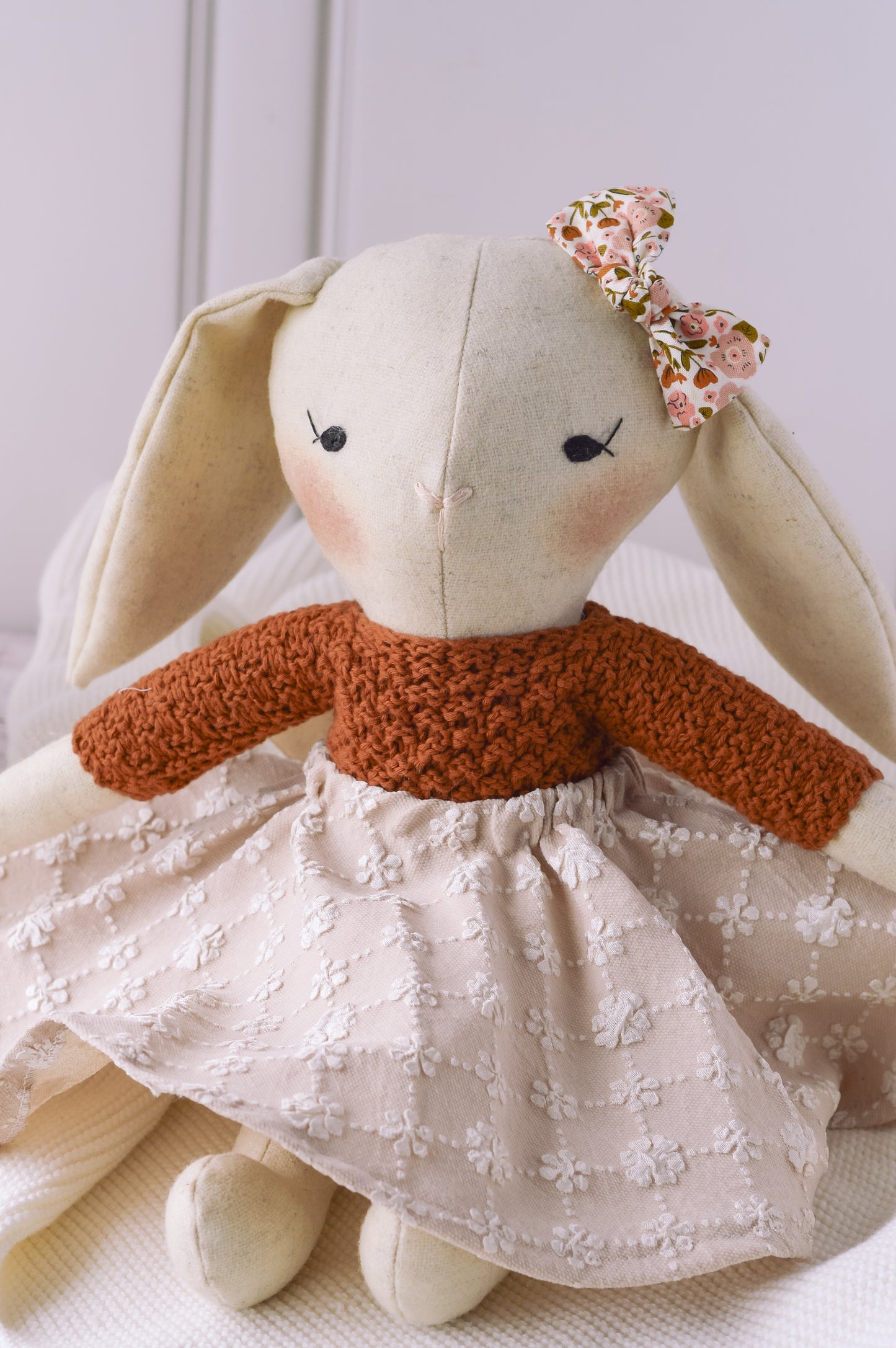 Coneja Falda y Sweater
