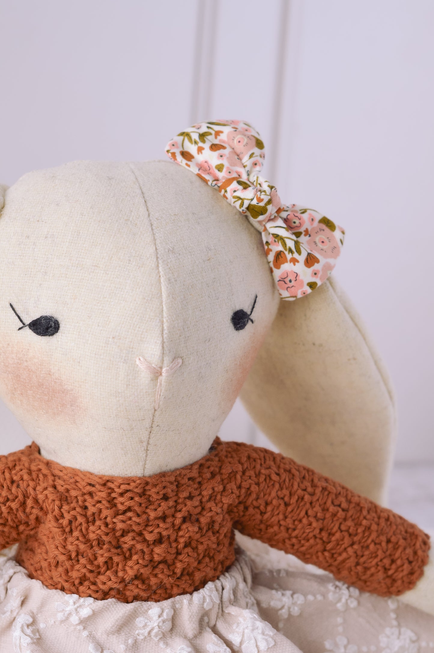 Coneja Falda y Sweater