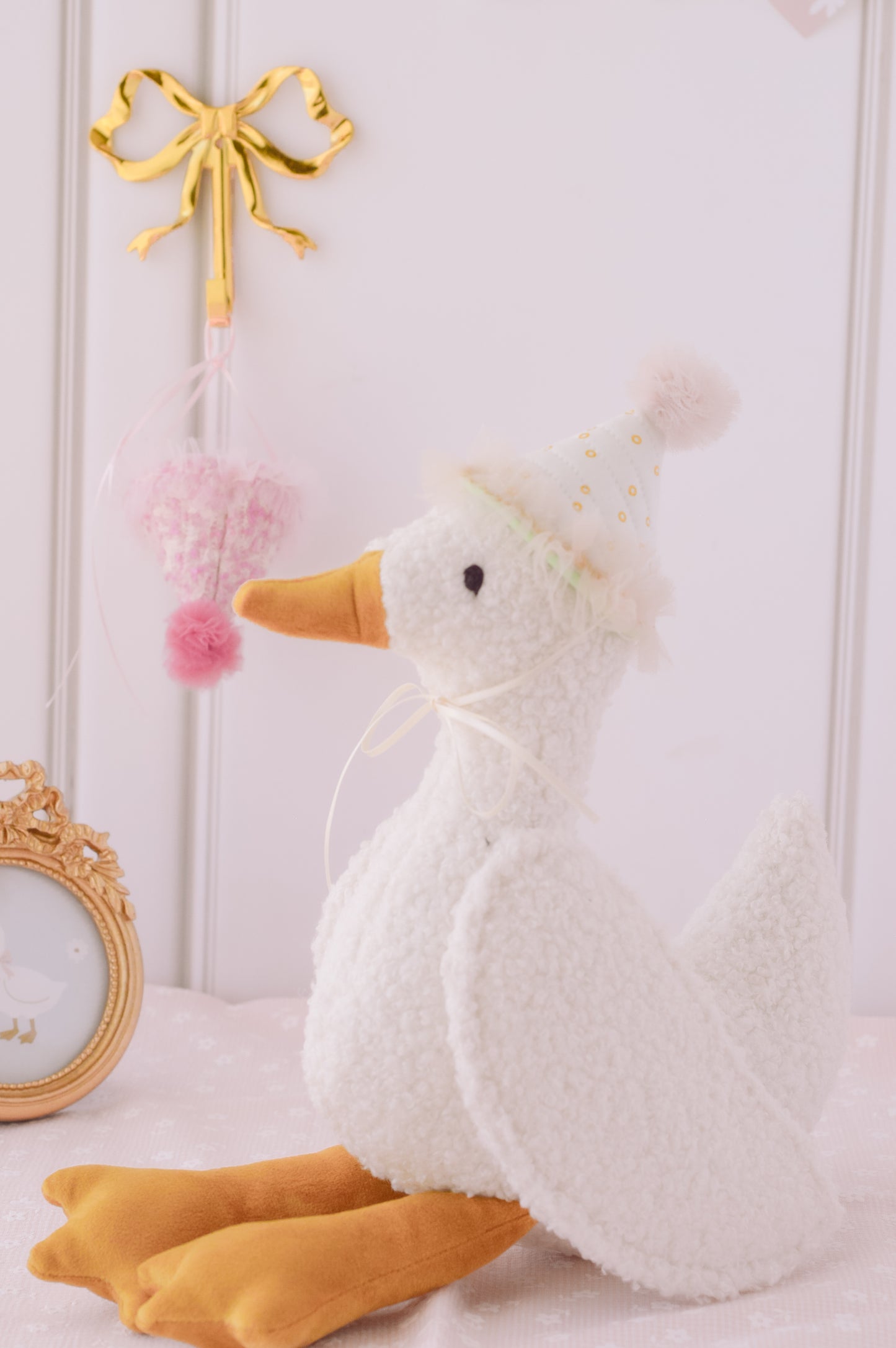 Goose (Gorrito blanco bolitas)