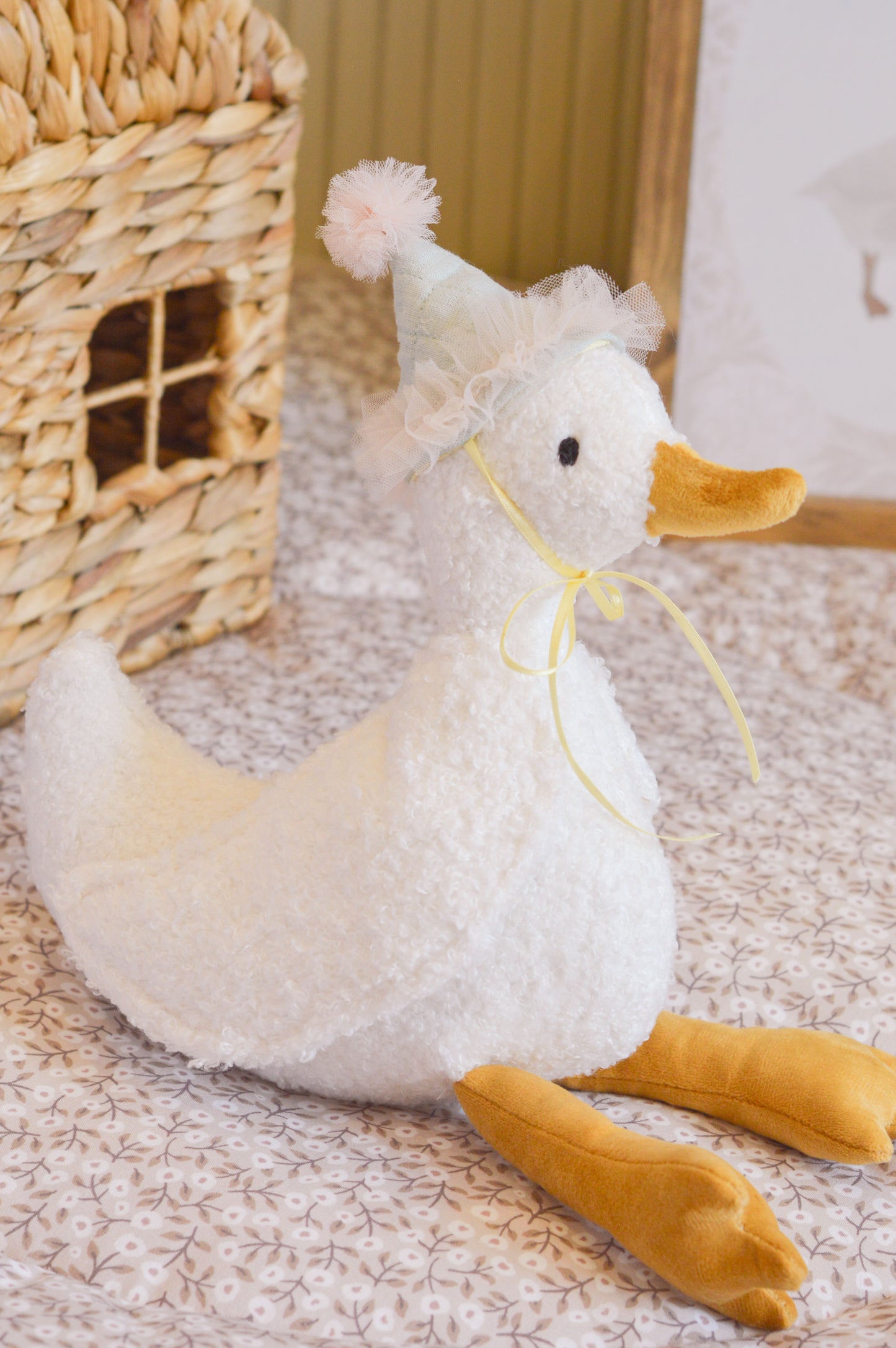 Goose (Gorrito Menta, listón Baby Yellow)
