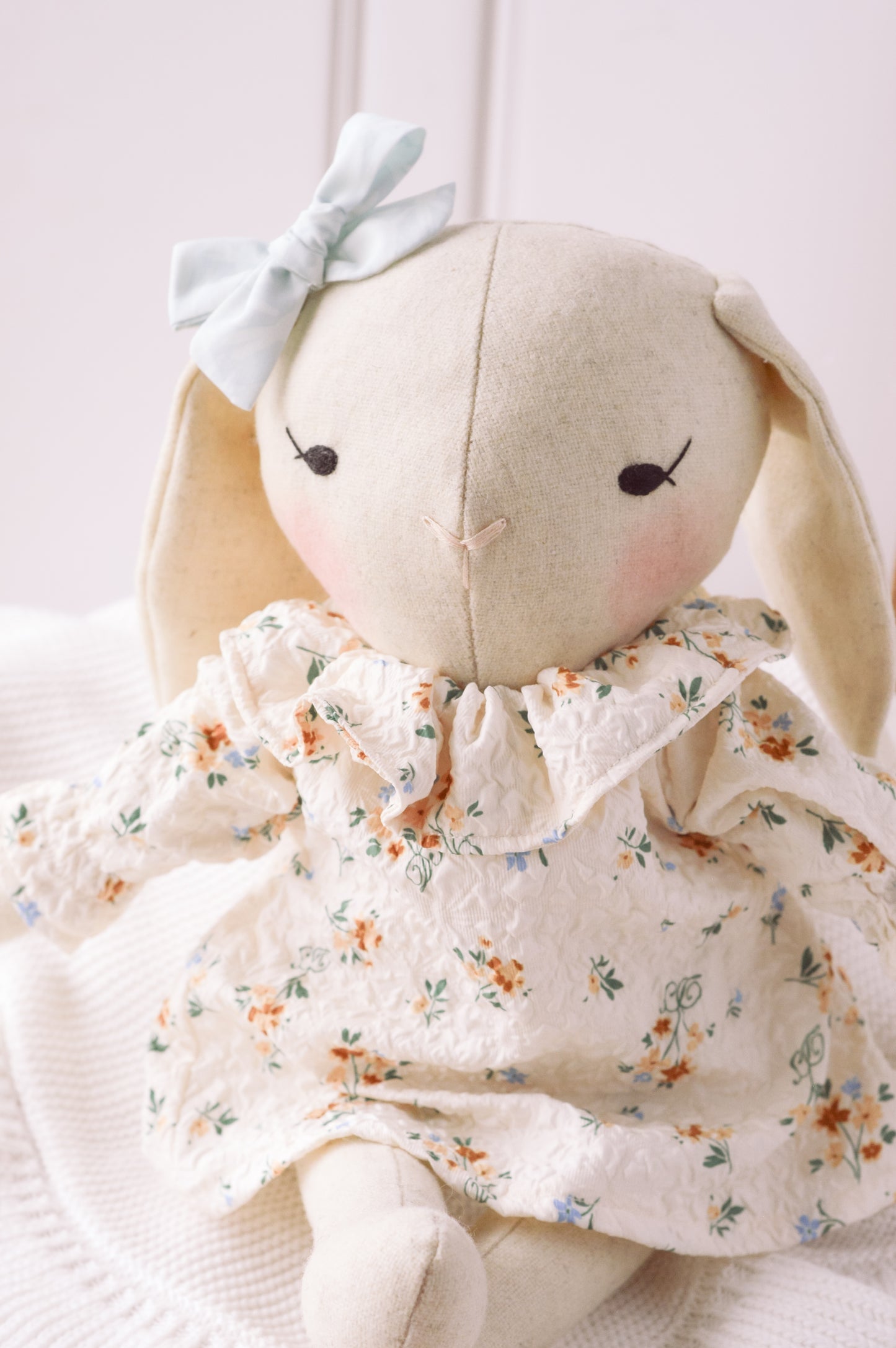 Coneja Vestido Cuello Flores