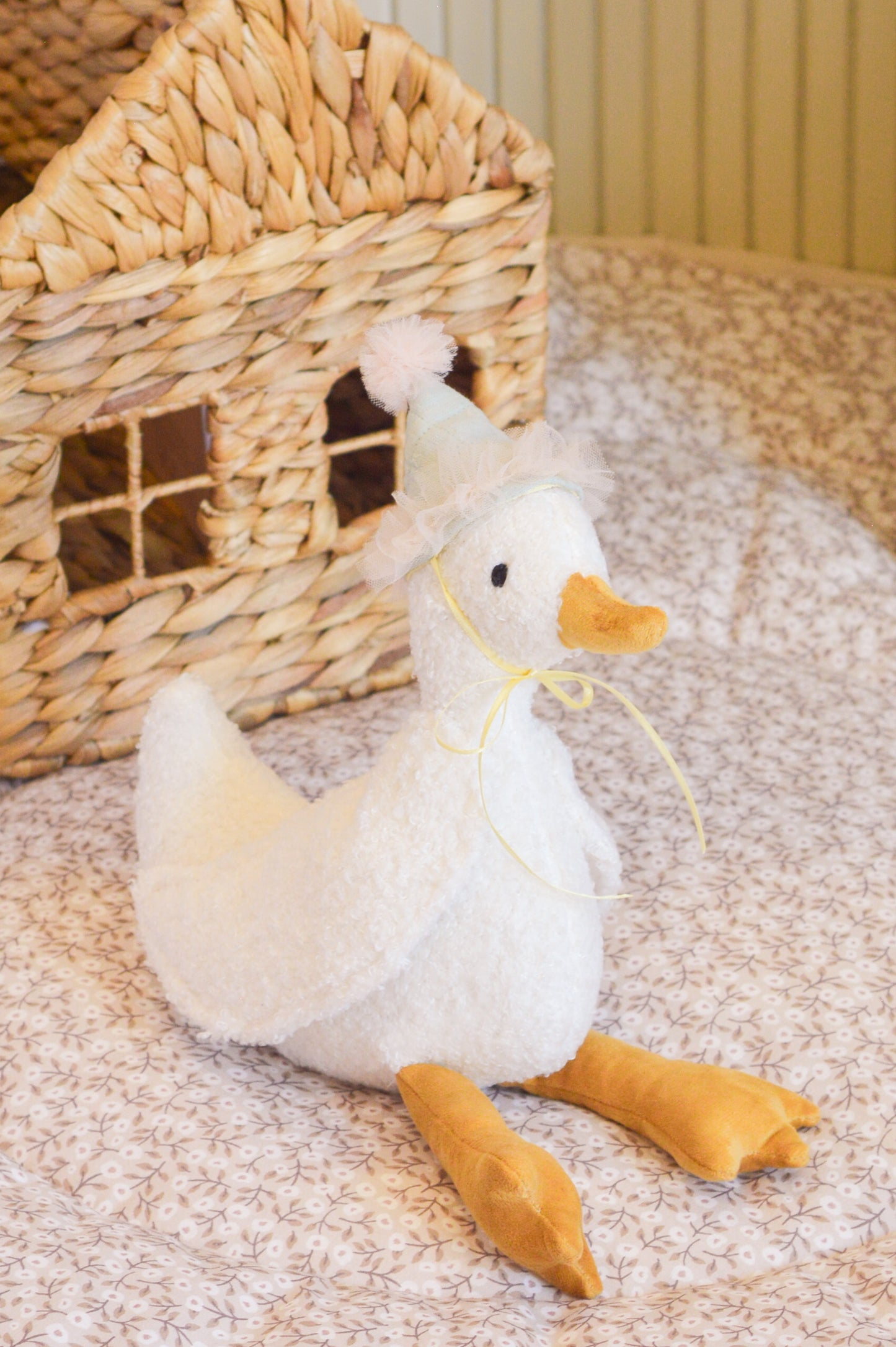 Goose (Gorrito Menta, listón Baby Yellow)