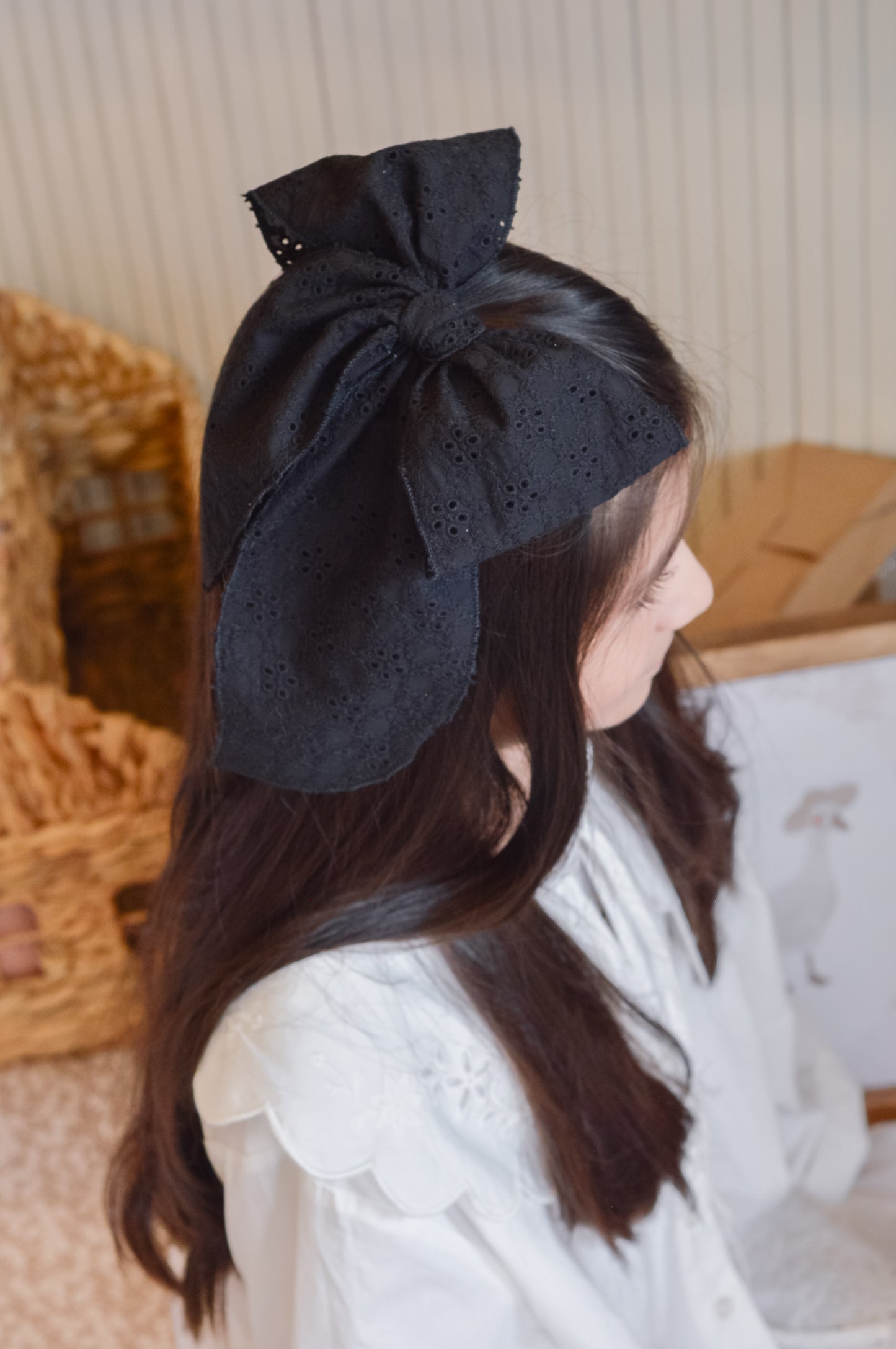 Black Eyelet