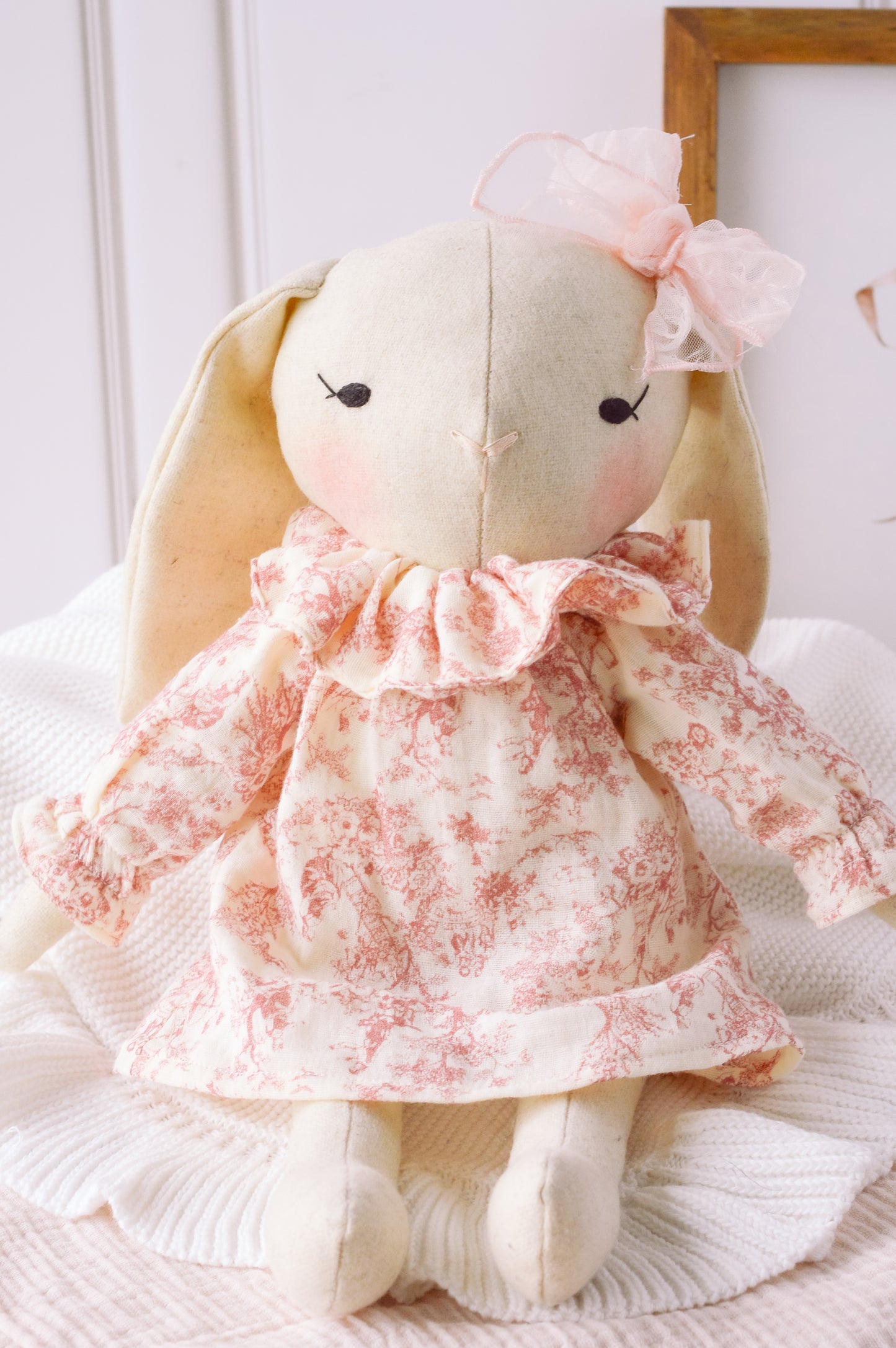 Coneja Vestido Cuello Rosa